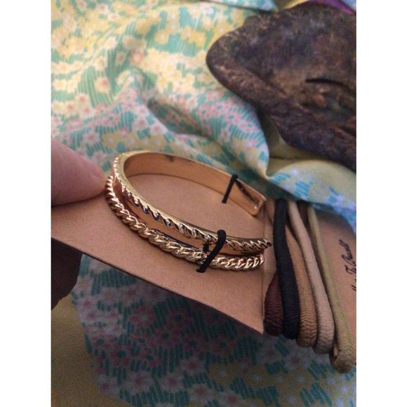 NWT Francesca’s HAIR TIES & BRACELET SET 6 PC Gold Cuff Bracelet & 5 Ties - Picture 7 of 11
